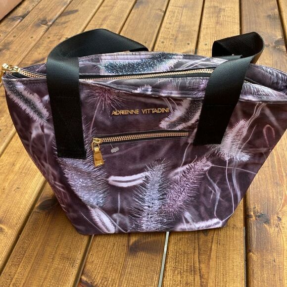 Adrienne Vittadini Lunch/Cooler Purse/Bag - Picture 1 of 7